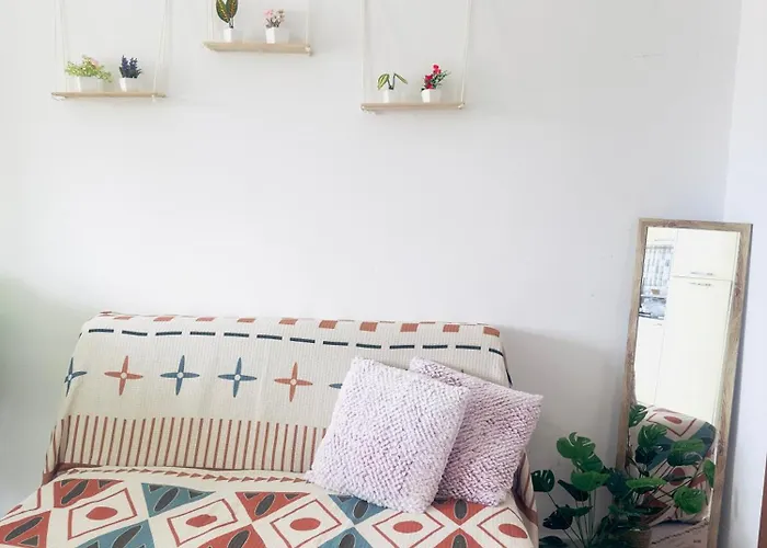 Cozy Central Apartment - Swieqi